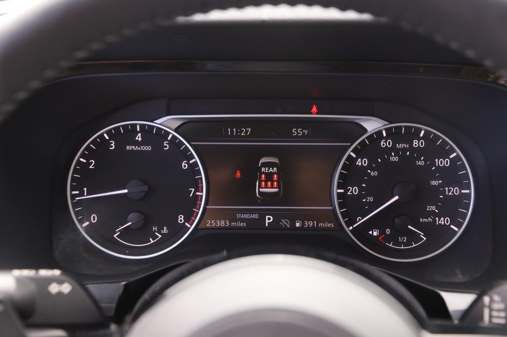 Nissan Pathfinder Vehicle Image 16