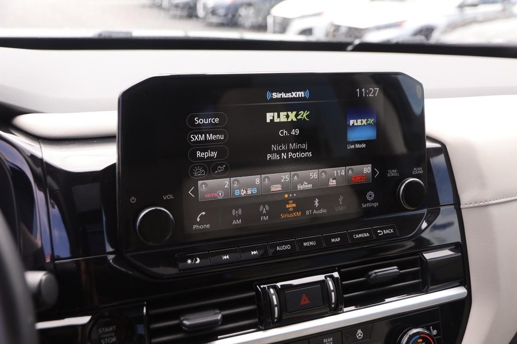 Nissan Pathfinder Vehicle Image 18
