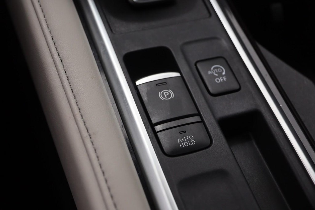 Nissan Pathfinder Vehicle Image 21