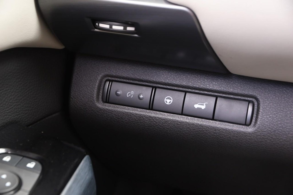 Nissan Pathfinder Vehicle Image 23