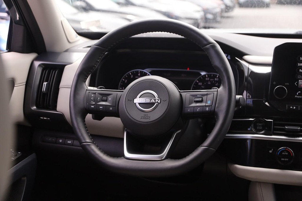 Nissan Pathfinder Vehicle Image 26