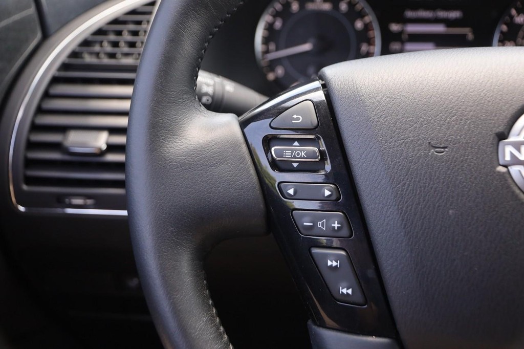 Nissan Armada Vehicle Image 12