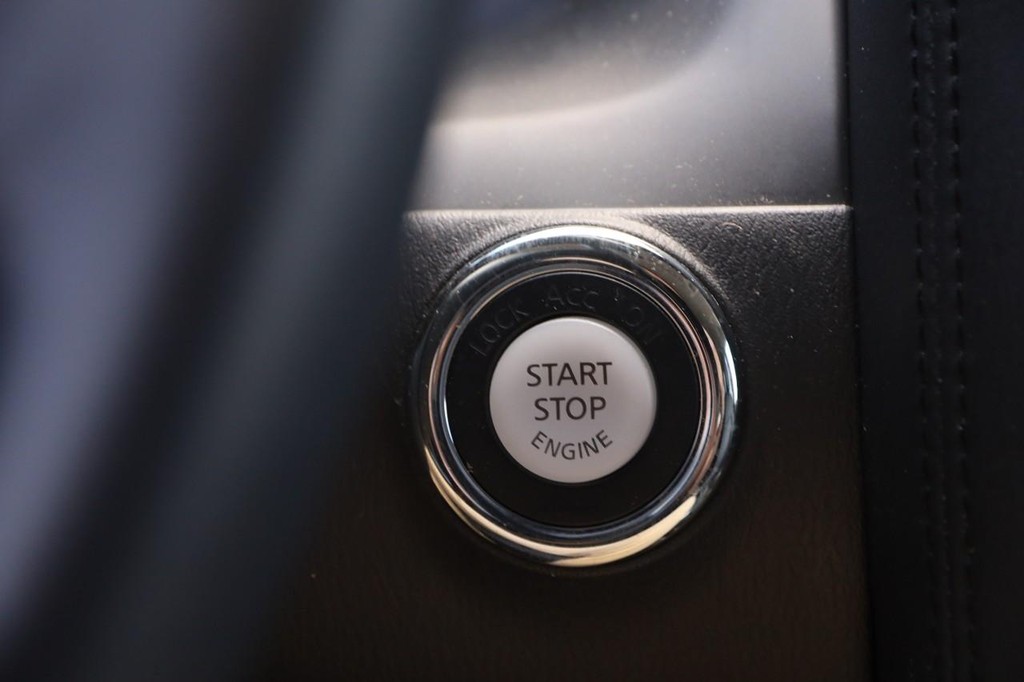 Nissan Armada Vehicle Image 15