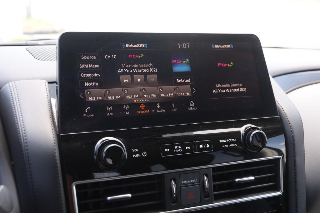 Nissan Armada Vehicle Image 17