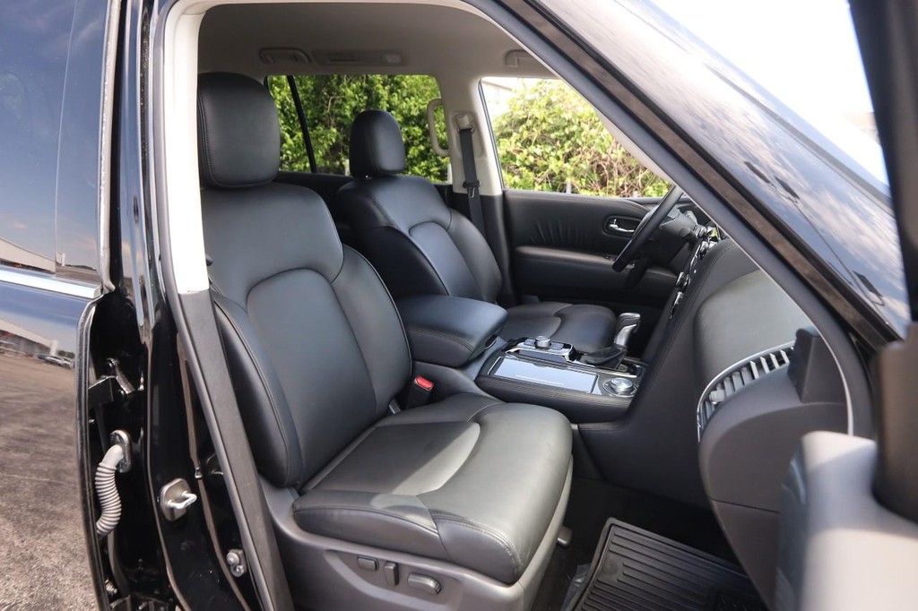Nissan Armada Vehicle Image 22