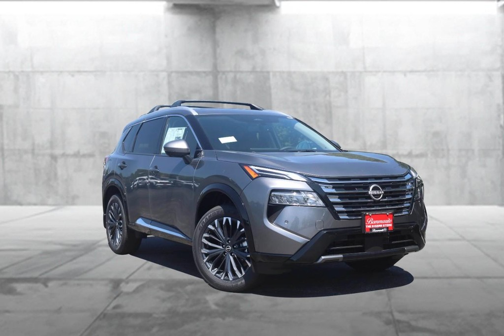 Nissan Rogue Vehicle Image 02