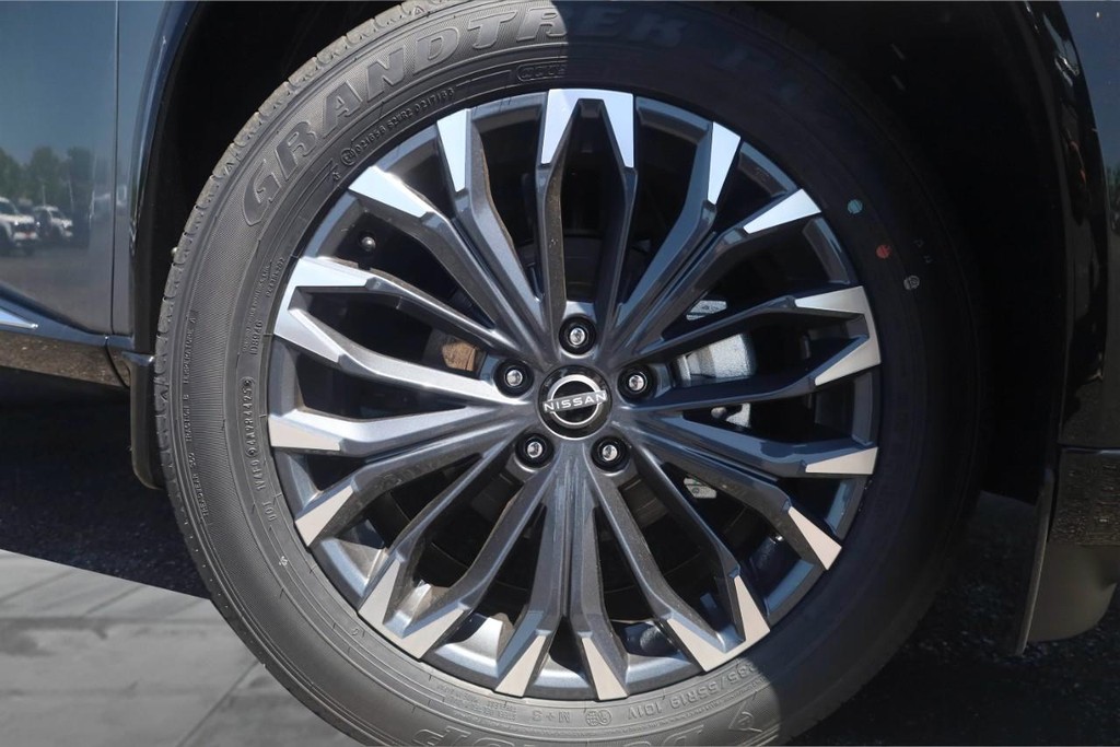 Nissan Rogue Vehicle Image 03