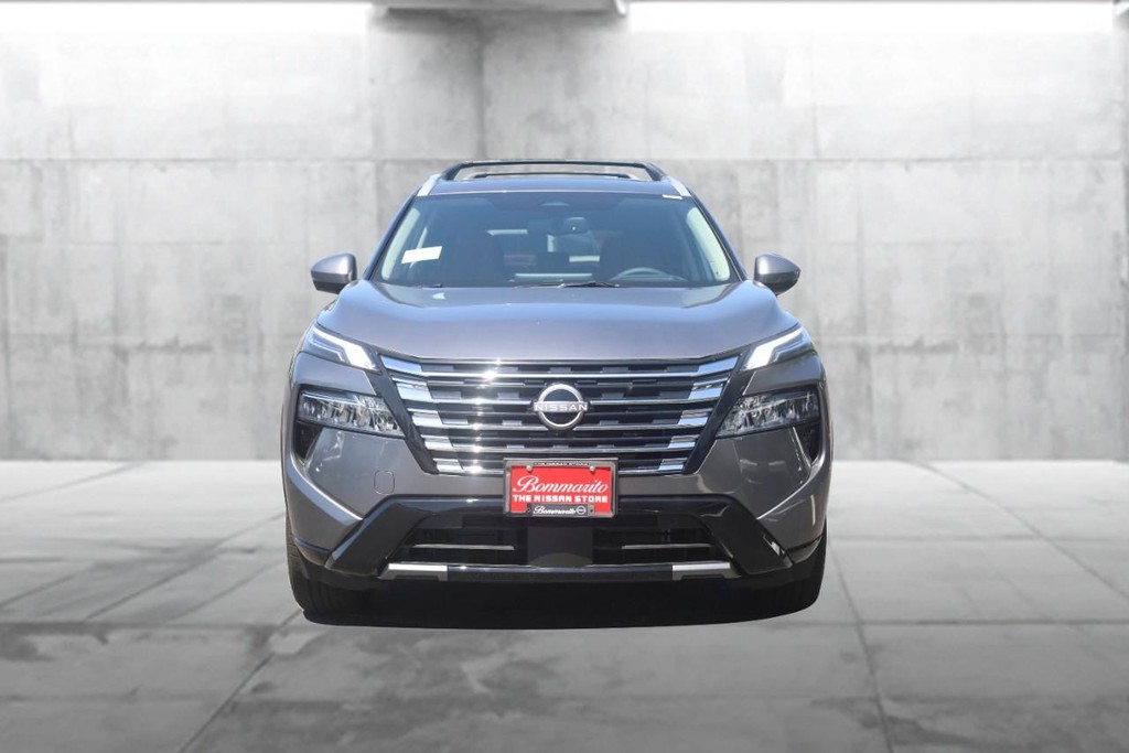 Nissan Rogue Vehicle Image 04