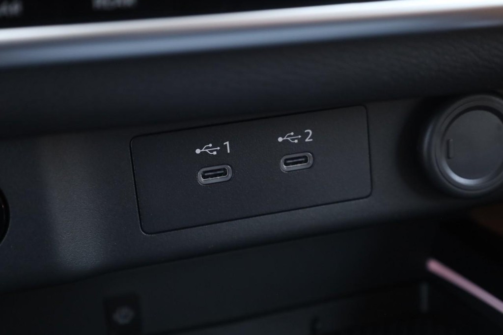 Nissan Rogue Vehicle Image 18