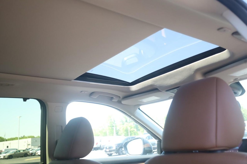 Nissan Rogue Vehicle Image 24