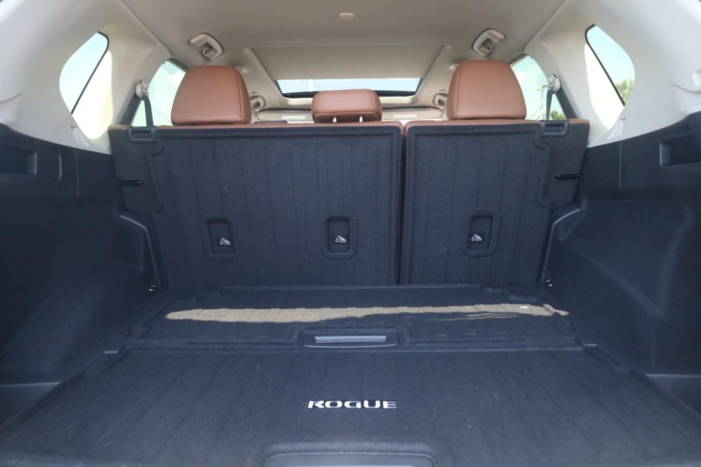 Nissan Rogue Vehicle Image 25