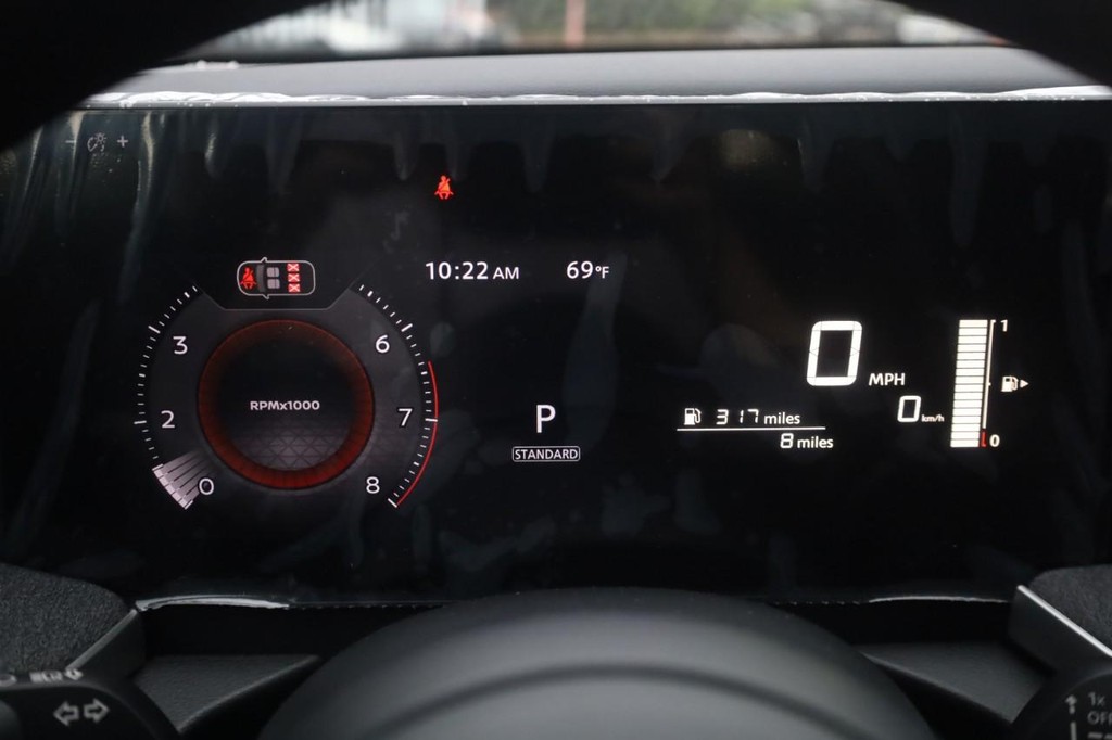 Nissan Kicks Vehicle Image 12