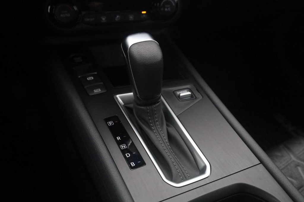 Nissan Kicks Vehicle Image 18