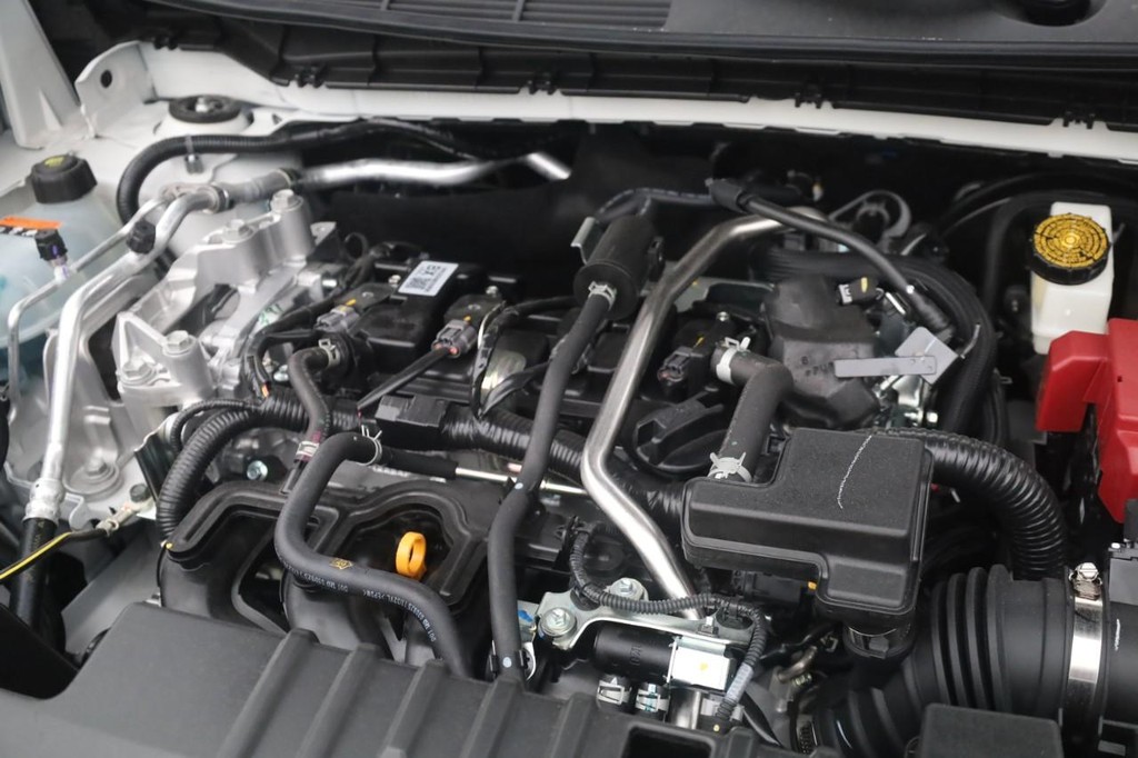 Nissan Kicks Vehicle Image 23