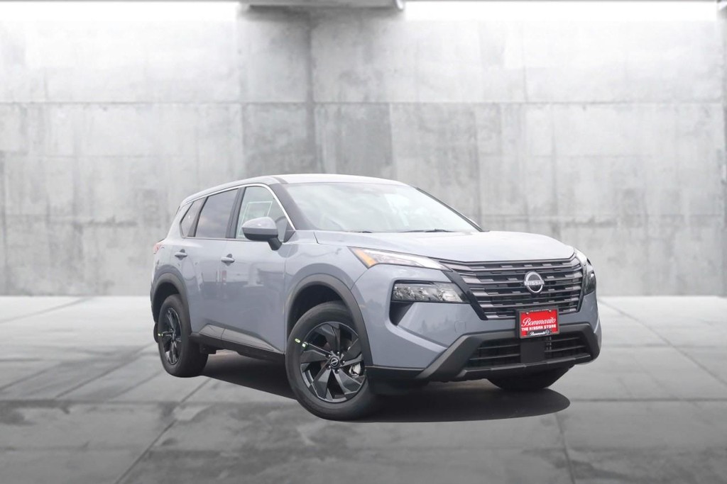 Nissan Rogue Vehicle Image 02