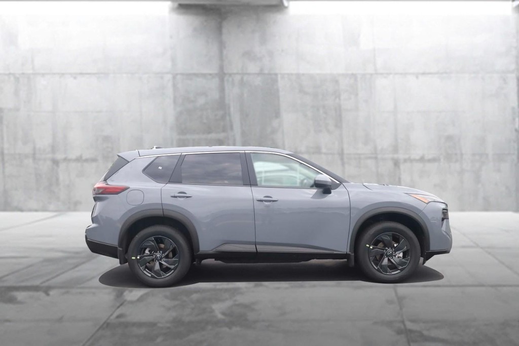 Nissan Rogue Vehicle Image 05