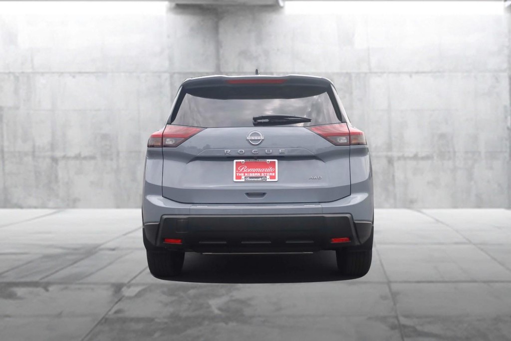 Nissan Rogue Vehicle Image 06