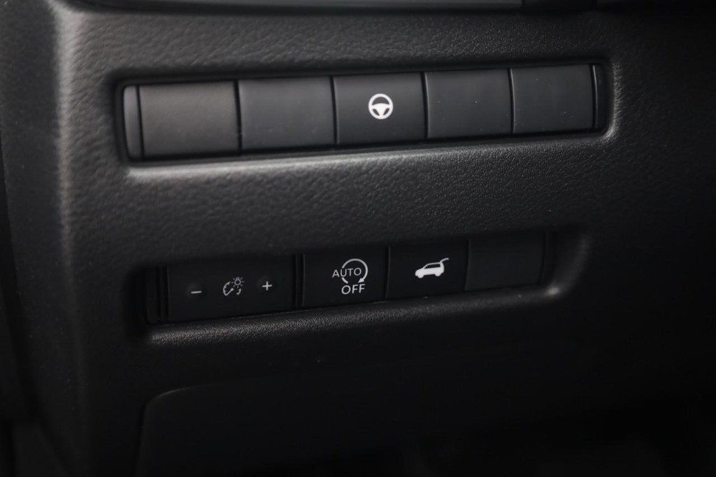 Nissan Rogue Vehicle Image 12