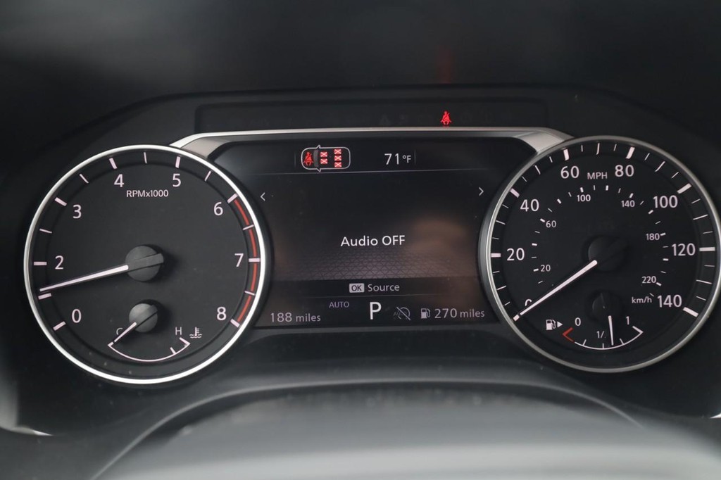 Nissan Rogue Vehicle Image 13