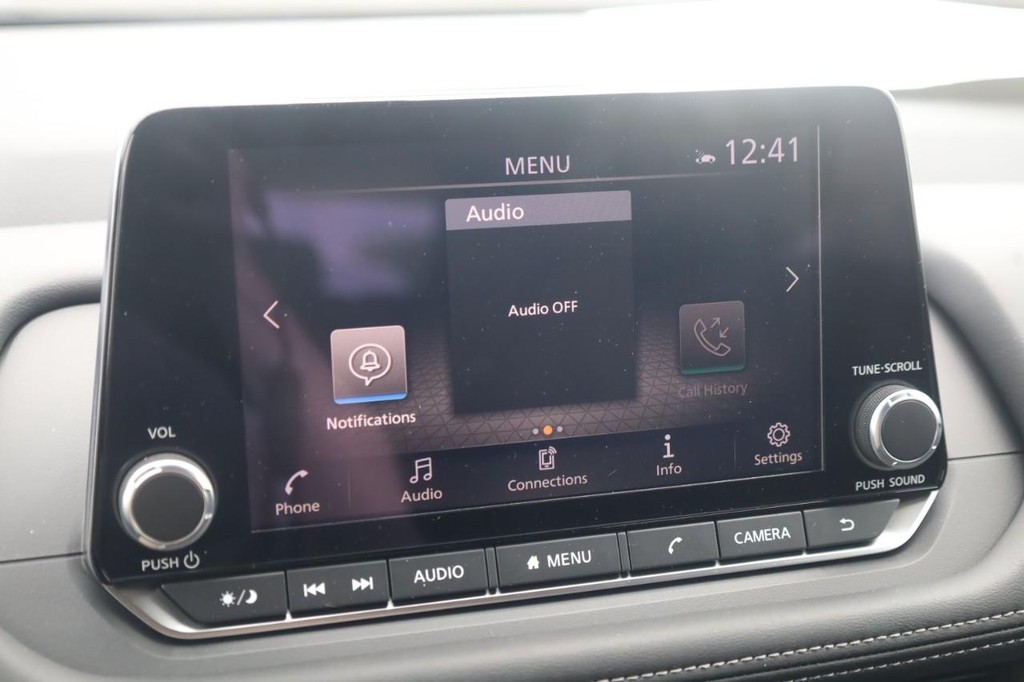 Nissan Rogue Vehicle Image 14