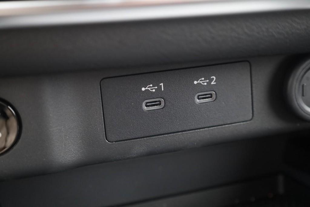 Nissan Rogue Vehicle Image 17
