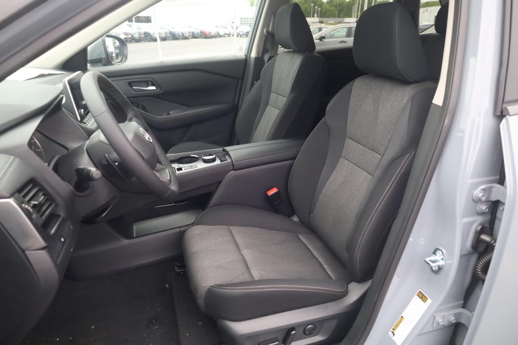 Nissan Rogue Vehicle Image 20