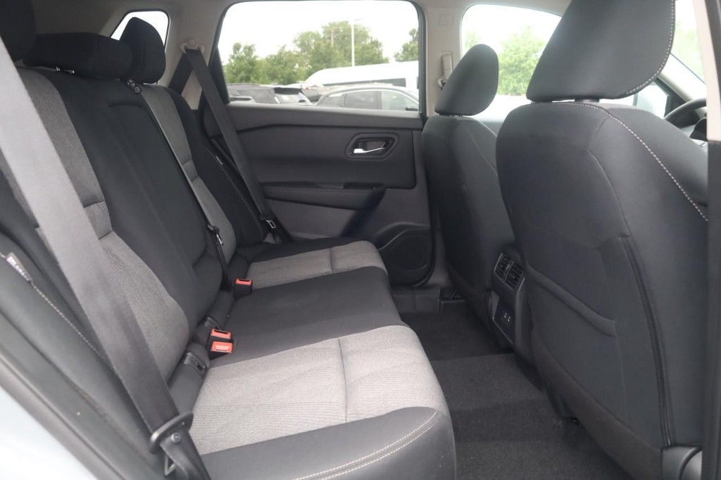 Nissan Rogue Vehicle Image 22