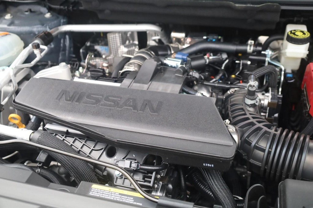 Nissan Rogue Vehicle Image 24