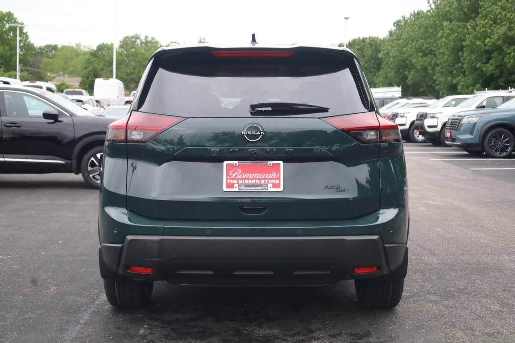 Nissan Rogue Vehicle Image 05
