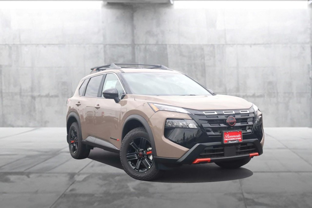 Nissan Rogue Vehicle Image 02