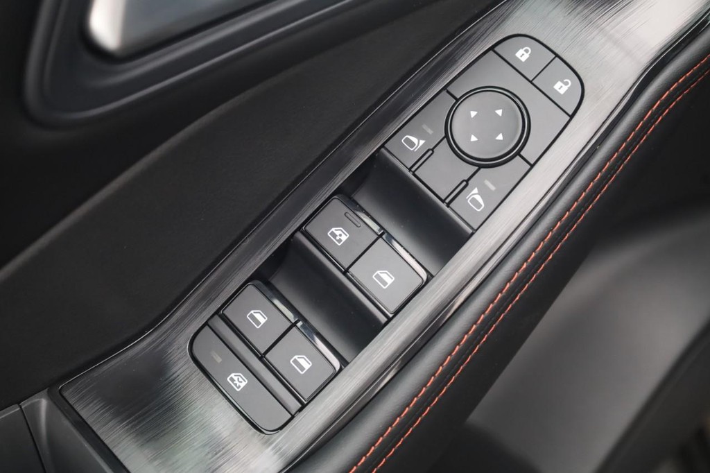 Nissan Rogue Vehicle Image 11