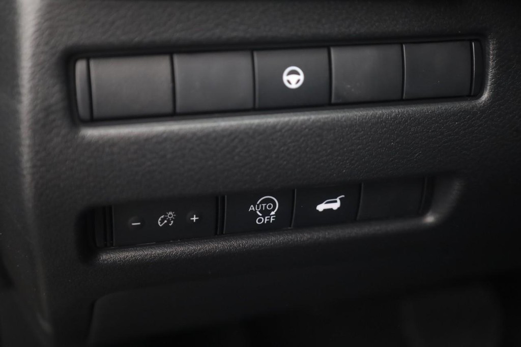 Nissan Rogue Vehicle Image 13