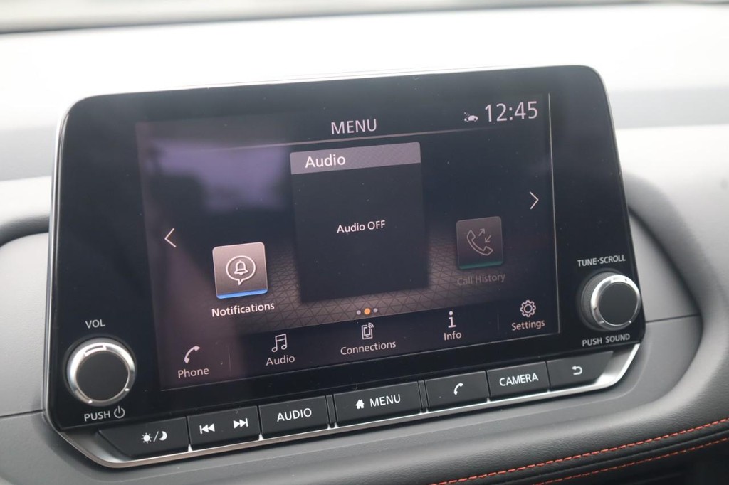 Nissan Rogue Vehicle Image 15