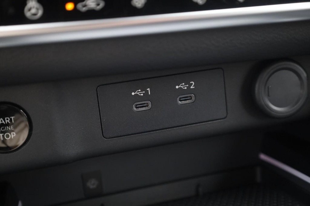 Nissan Rogue Vehicle Image 18