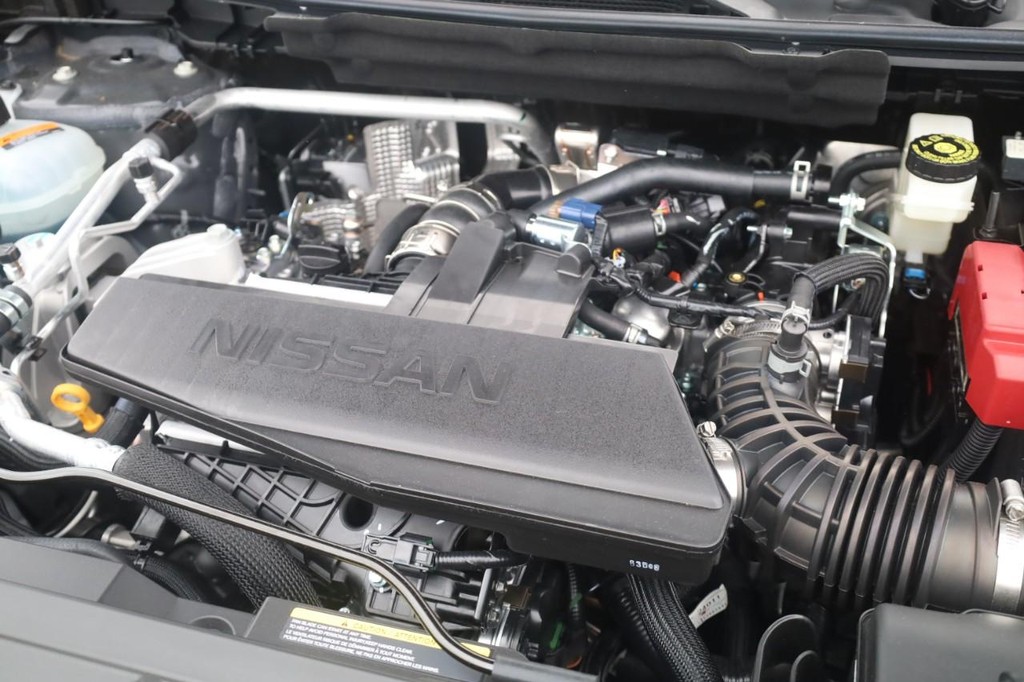 Nissan Rogue Vehicle Image 25