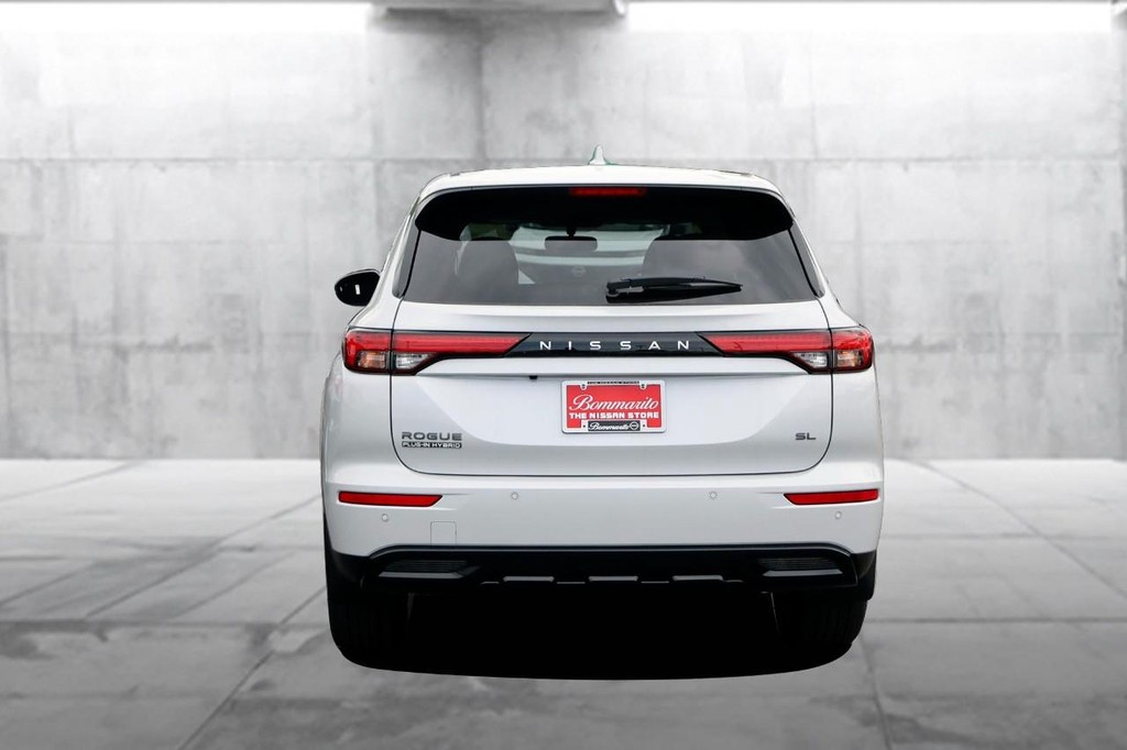 Nissan Rogue Plug-In Hybrid Vehicle Image 06