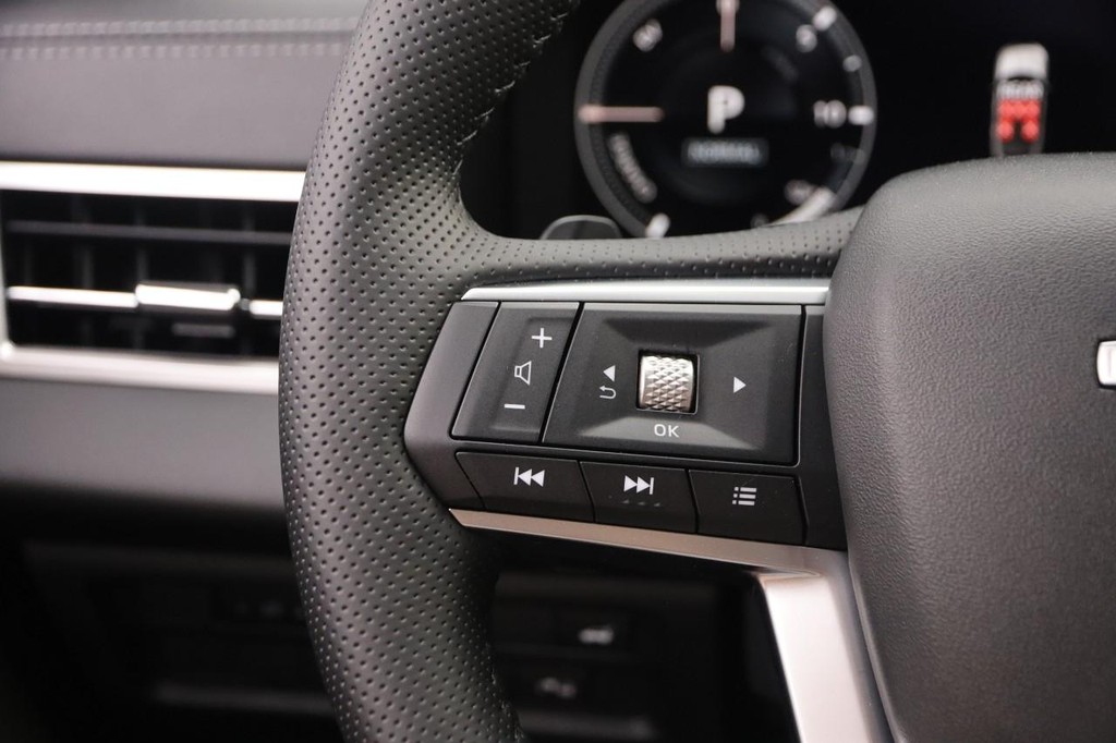 Nissan Rogue Plug-In Hybrid Vehicle Image 13