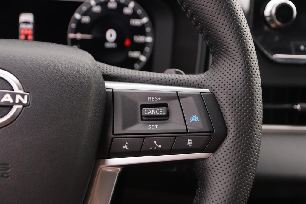 Nissan Rogue Plug-In Hybrid Vehicle Image 14