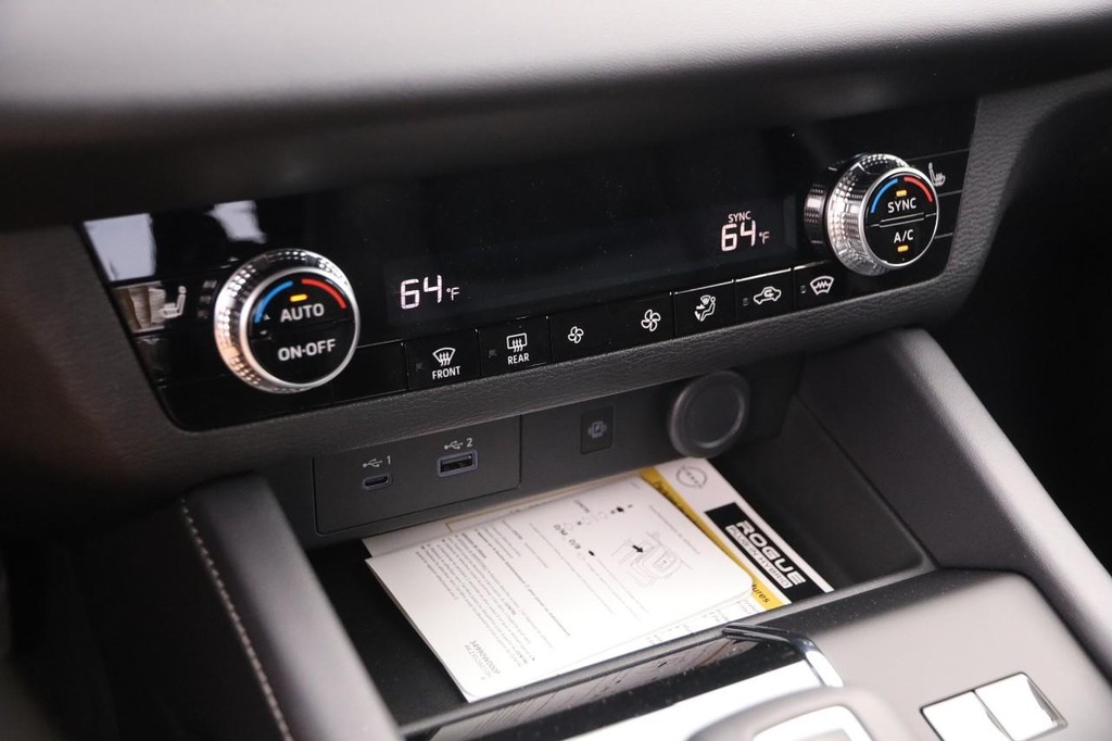 Nissan Rogue Plug-In Hybrid Vehicle Image 19