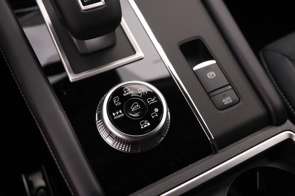 Nissan Rogue Plug-In Hybrid Vehicle Image 20