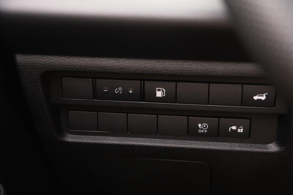 Nissan Rogue Plug-In Hybrid Vehicle Image 21