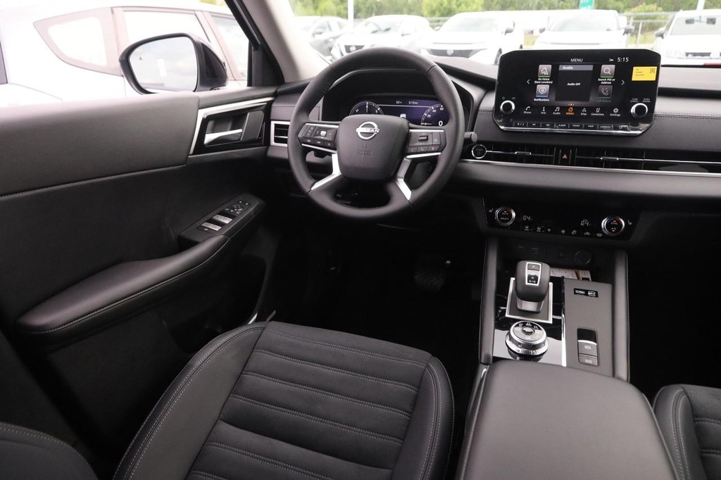 Nissan Rogue Plug-In Hybrid Vehicle Image 23
