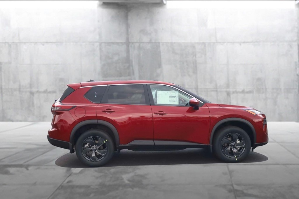 Nissan Rogue Vehicle Image 05