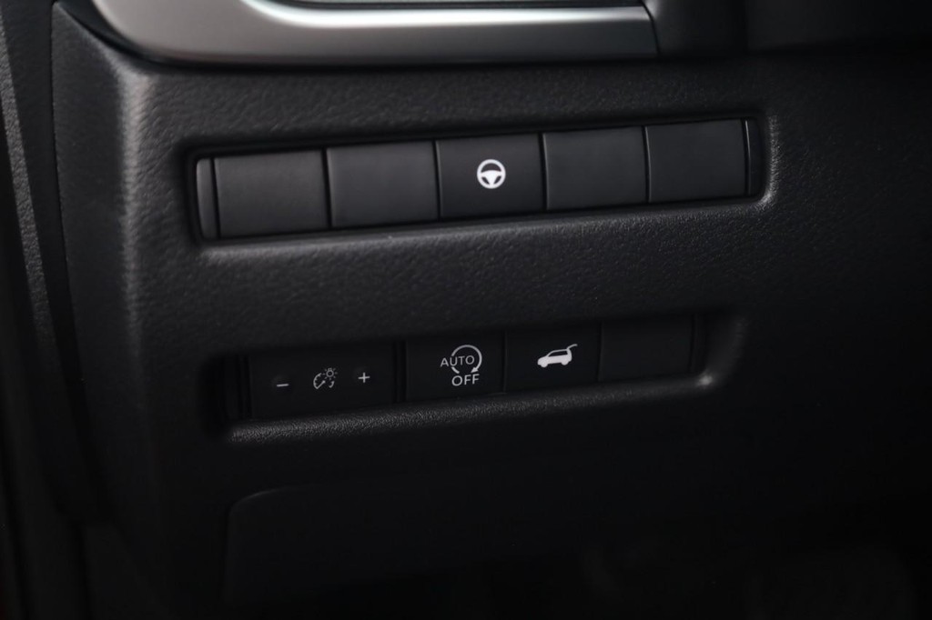 Nissan Rogue Vehicle Image 12