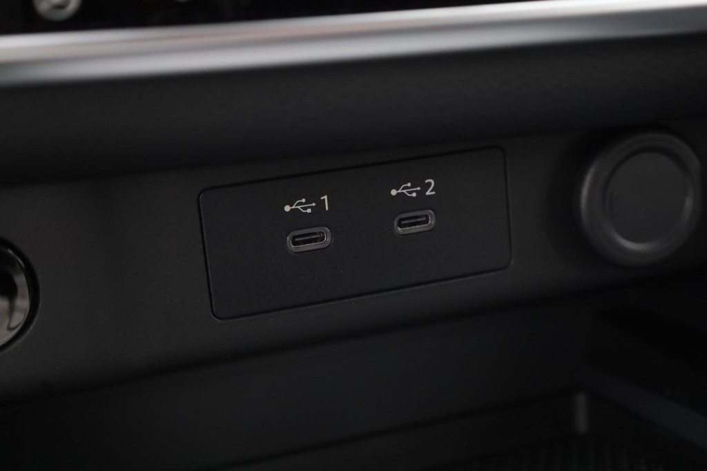 Nissan Rogue Vehicle Image 17