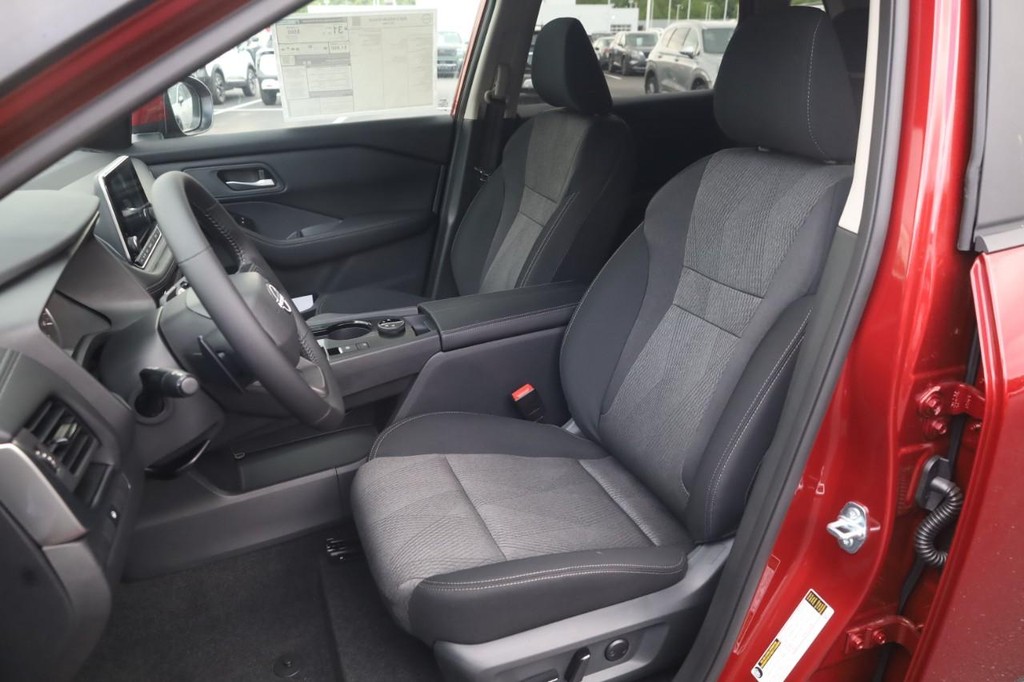 Nissan Rogue Vehicle Image 20