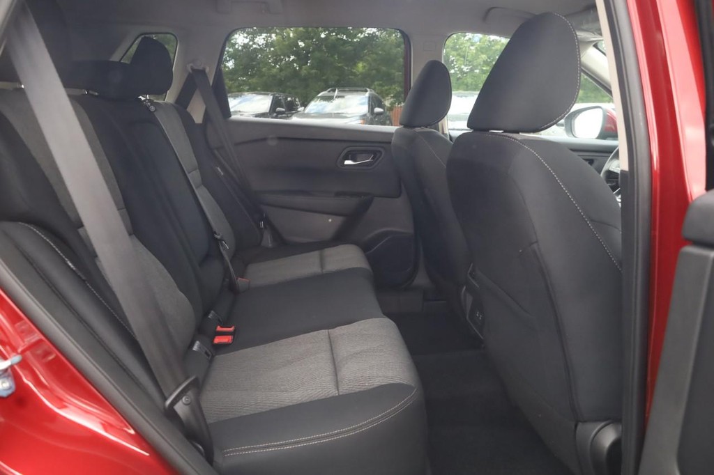 Nissan Rogue Vehicle Image 22