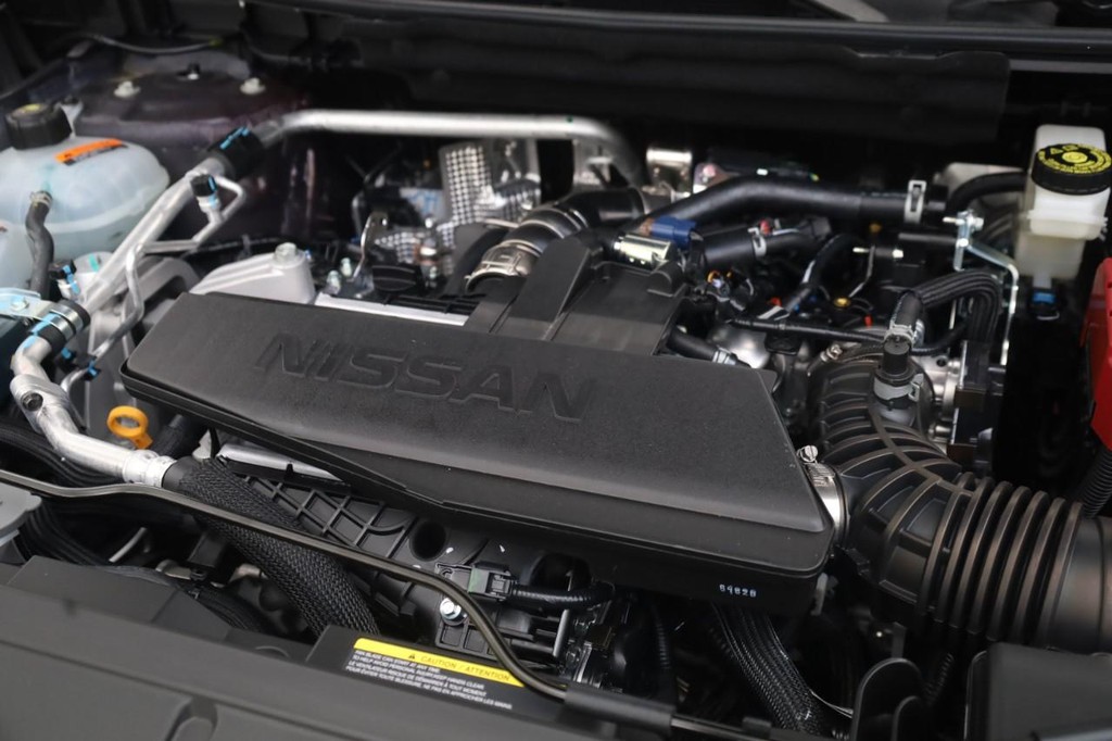 Nissan Rogue Vehicle Image 24