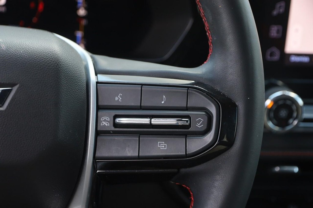 Chevrolet Colorado Vehicle Image 11
