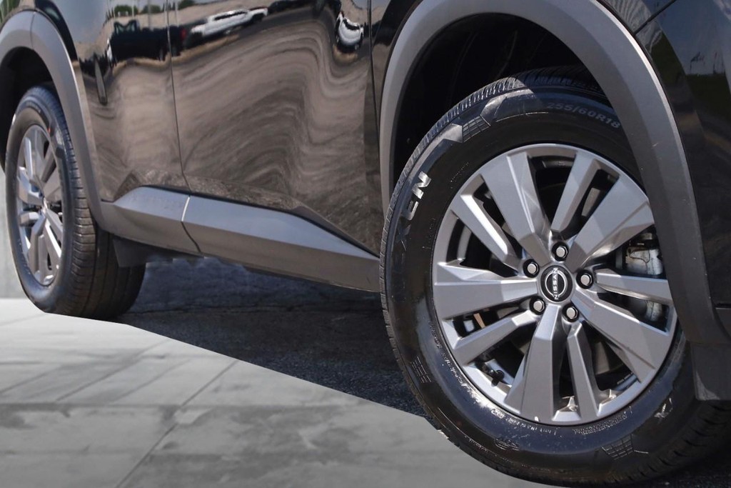 Nissan Pathfinder Vehicle Image 03
